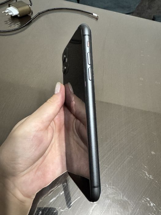 Айфон 11 128гб в отличном состоянии