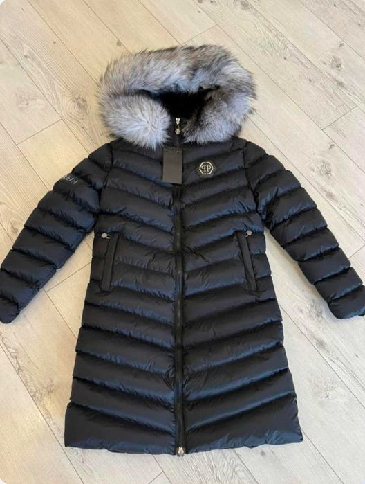 Дамски якета с естествен пух на качулката.