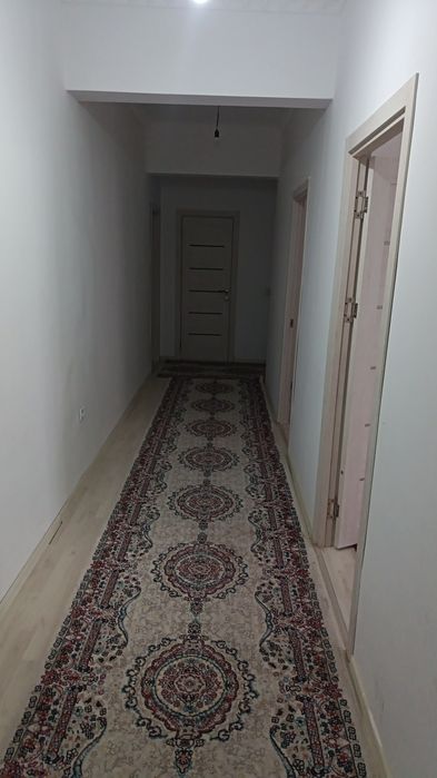 Срочно сотилади 3-хонали 80 кв.м Спутник 16-а