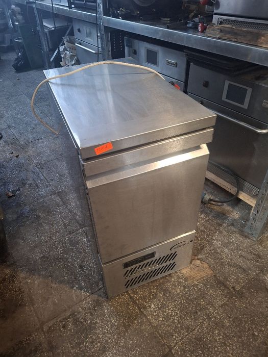 Хладилник професионален WILLIAMS Слим