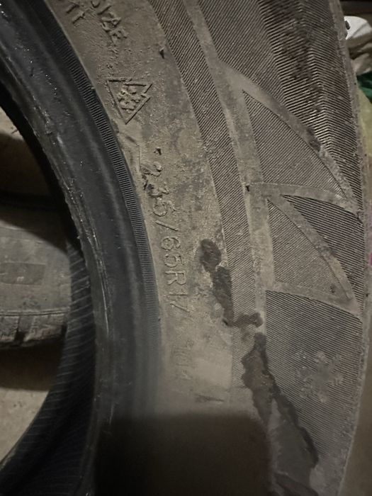 Шины зимние б/у 235/65/17