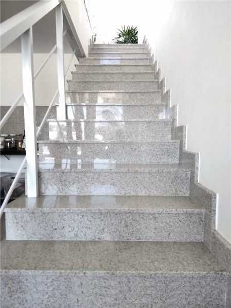 Trepte granit Bianco Grigio 120x33x2 polish