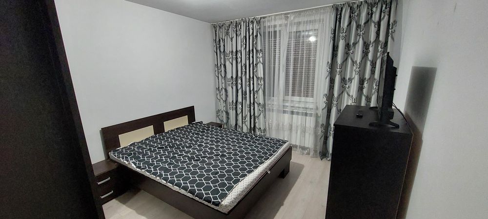 Închiriez apartament cu 2 camere decomandat în zona Neptun