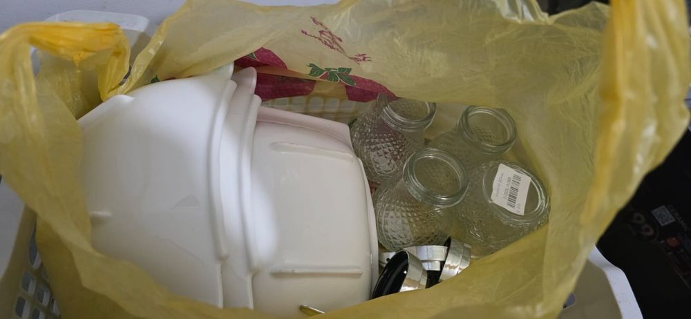 Продам посуду для столовой