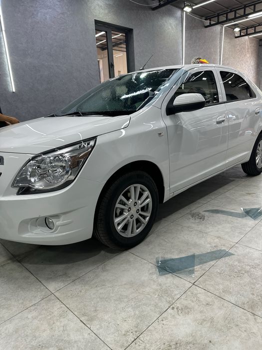 Cobalt oq rangi summit white