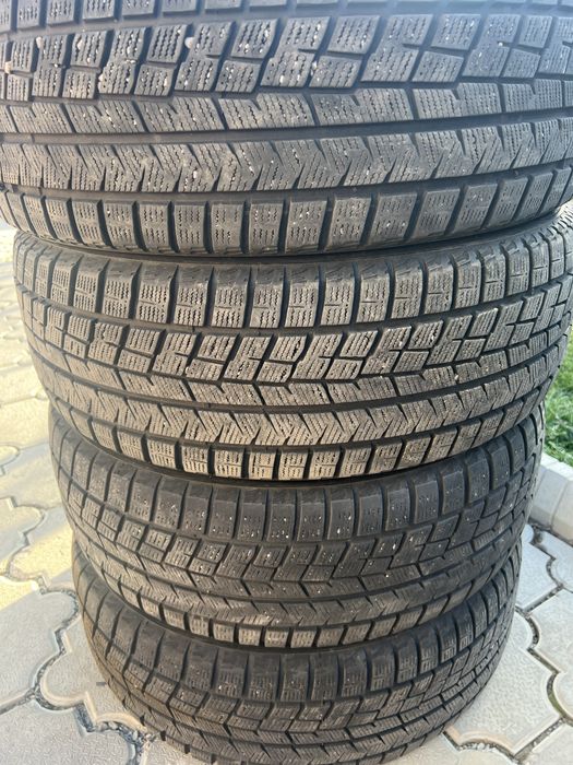 Резина зимняя 235/60/R18