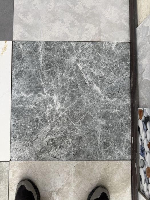 Glyansiviy va mattiviy keramagranit KAFELLAR optom narxda