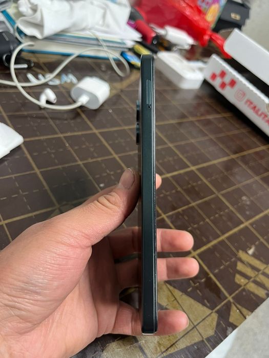 VIVO Y04 Новый телефон