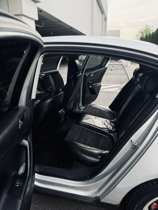 Volkswagen Passat B6 2.0 TDI 140cp – mașină întreținută, foarte multe dotări, trage impecabil