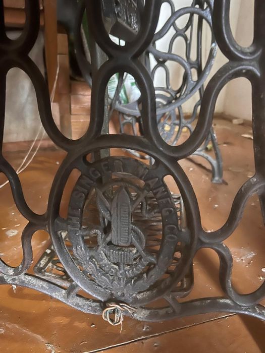 Швейная машинка Зингер