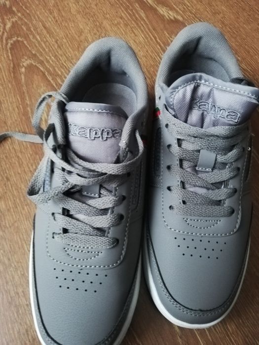 Adidași Kappa noi.