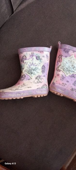 Продавам сет детски ботуши