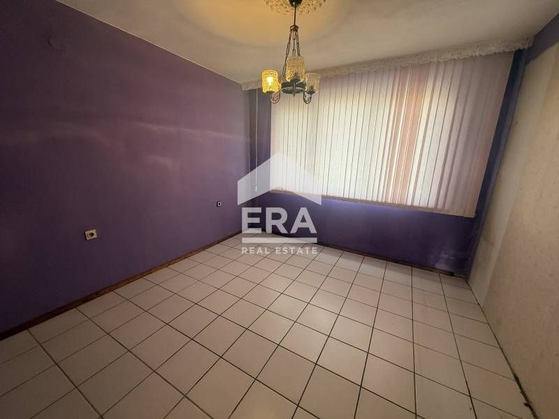 Четиристаен апартамент на ул. "Николаевска"