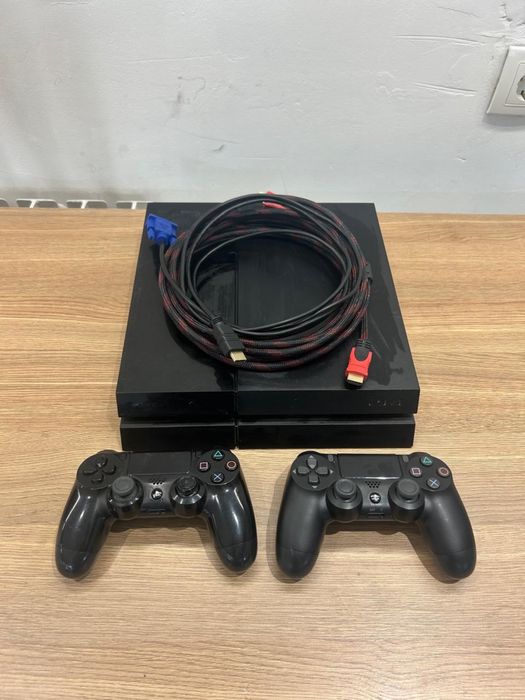 Продаю ps 4 идеальное состояние