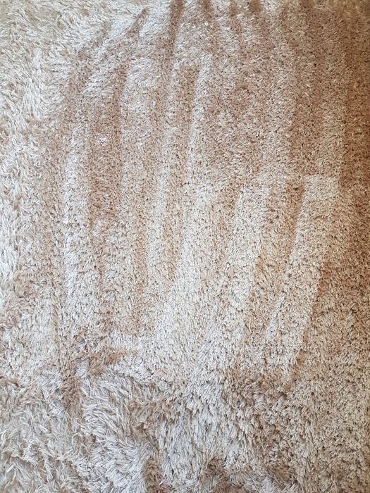 Рошеви  бежови килими