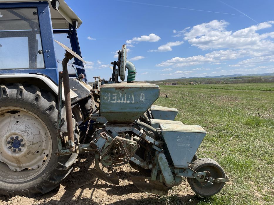 Semanatoare de porumb SPC4