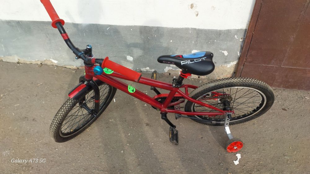 Продам велик детский колеса на 20