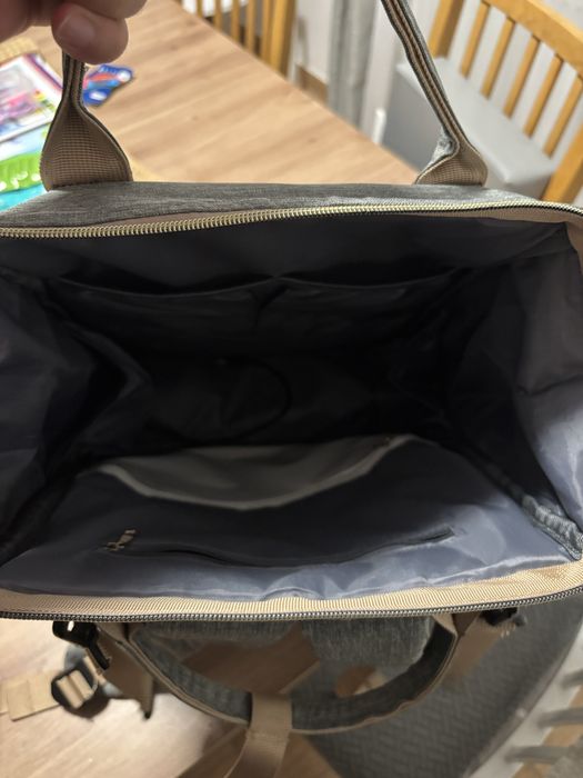 Geanta Bebe tip rucsac, incapatoare, impermeabila, versatila, ergonomica si sigura pentru mama, tata si copil