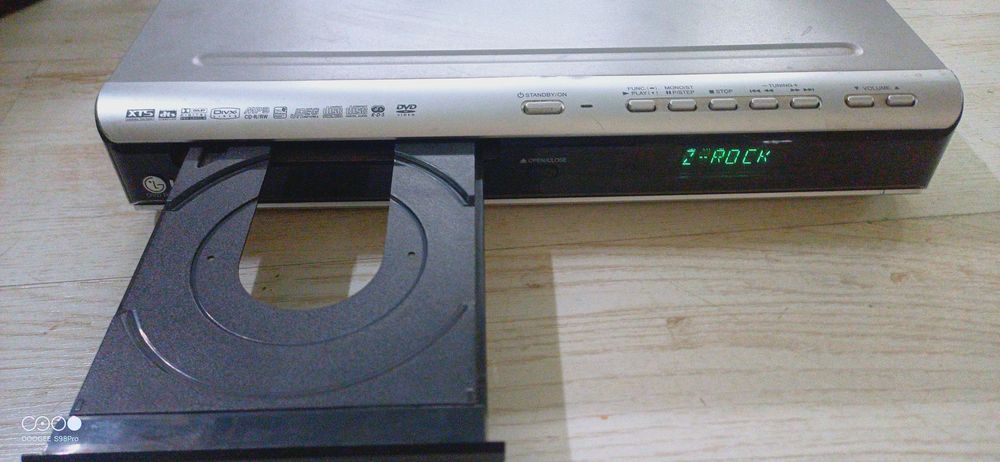 Продавам домашно кино радио ресиивер LG  DVD LH -T255