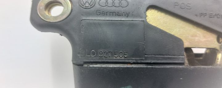 Broasca haion 8l0827505 Volkswagen VW Passat B5 seria