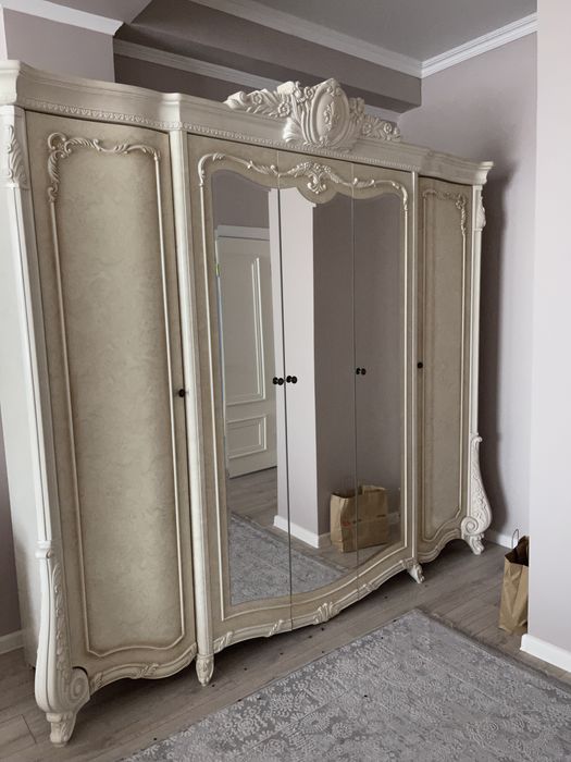 Спальный гарнитур