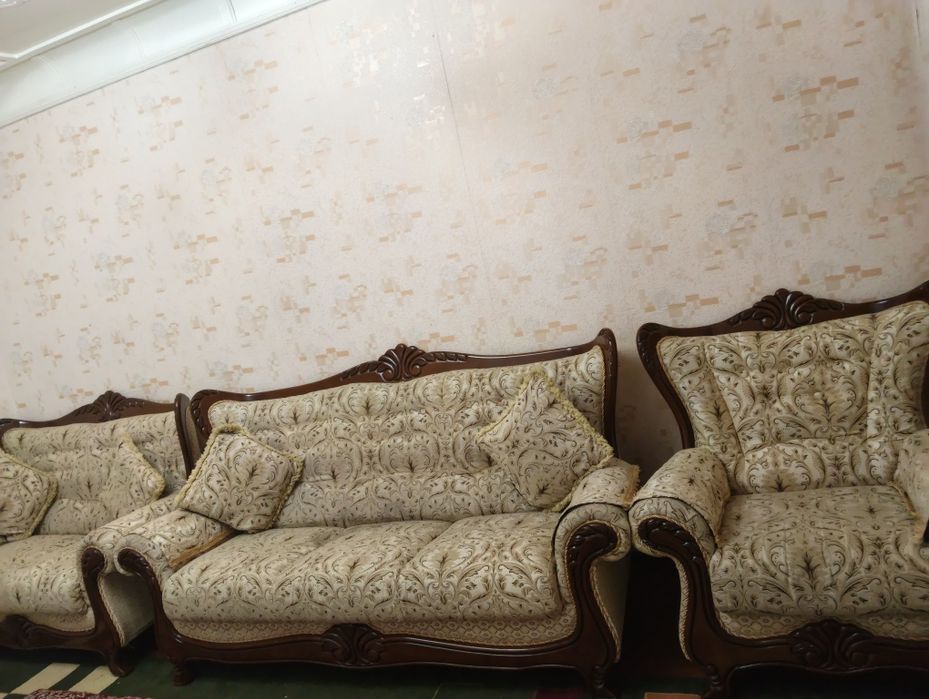 Мягкие мебель сотаман холати жуда яхши