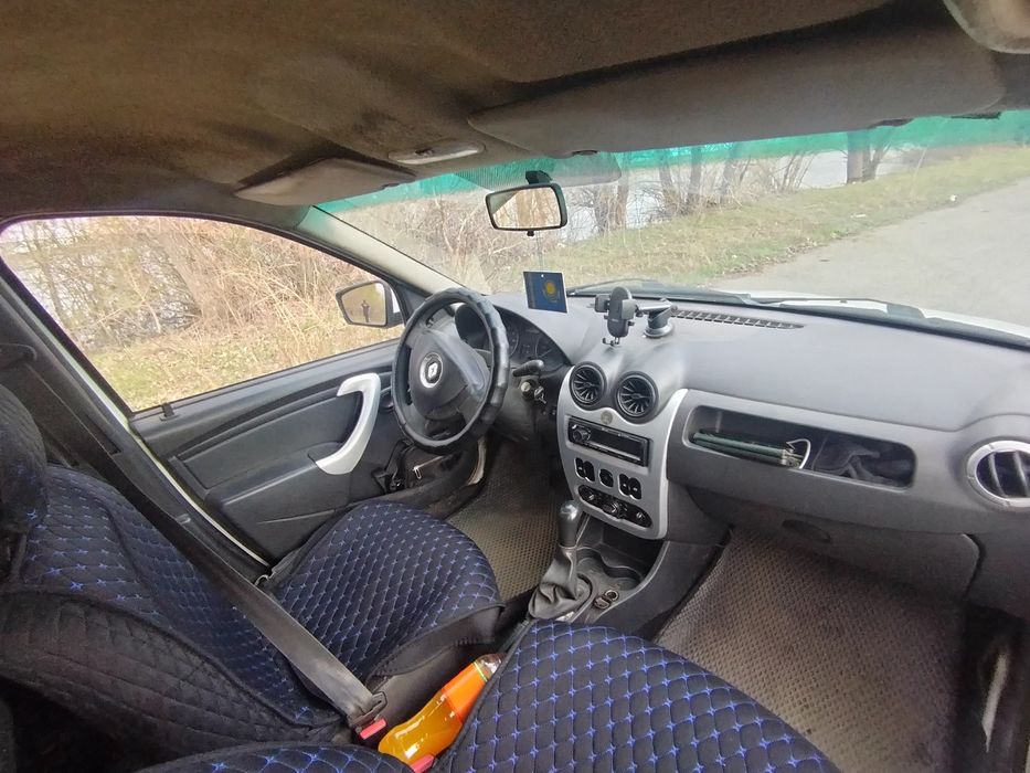 Продам Рено Логан 2013г