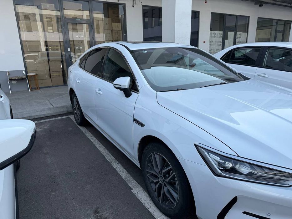 Сухой аренда электромобилей