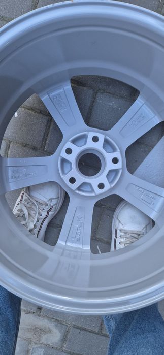 Vând set 4 jante aliaj 18x8J – stare bună