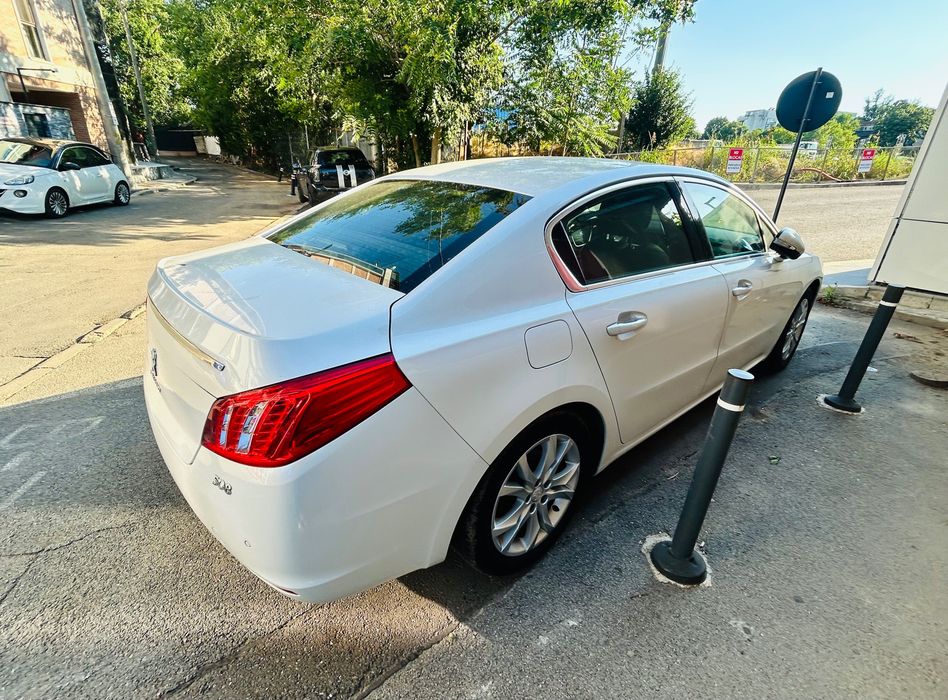 PEUGEOT 508 HYbrid4 2012 Premium 200CP