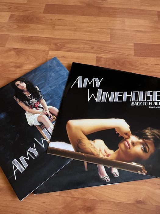 Vand Album Back to black Deluxe de la Amy Winehouse
