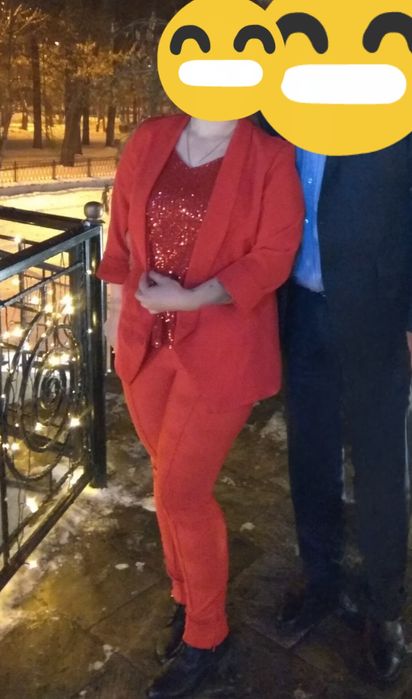 Продам красный костюм тройка