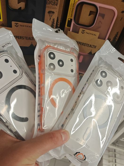 IPhone 17 Pro,17 Pro Max  Magsafe гърбове с връзка през рамо