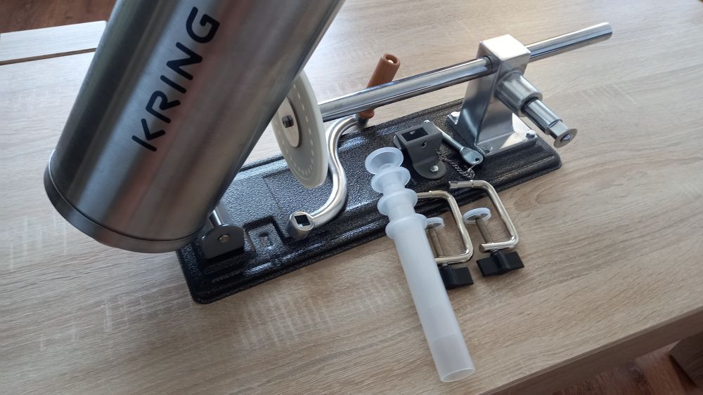 Уред за пълнене на наденица