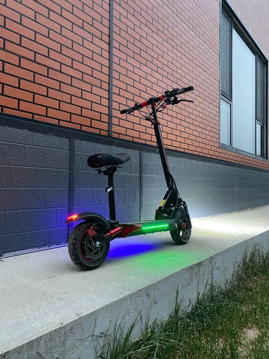 Продам самокат Kugo m4 pro