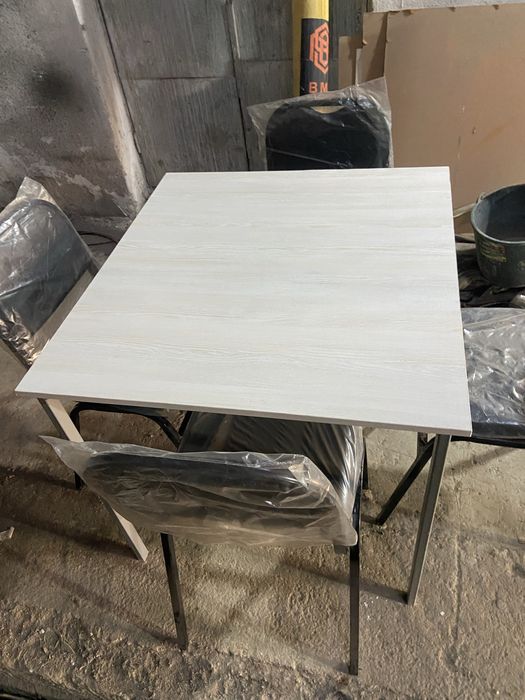 Продам столы со стульями