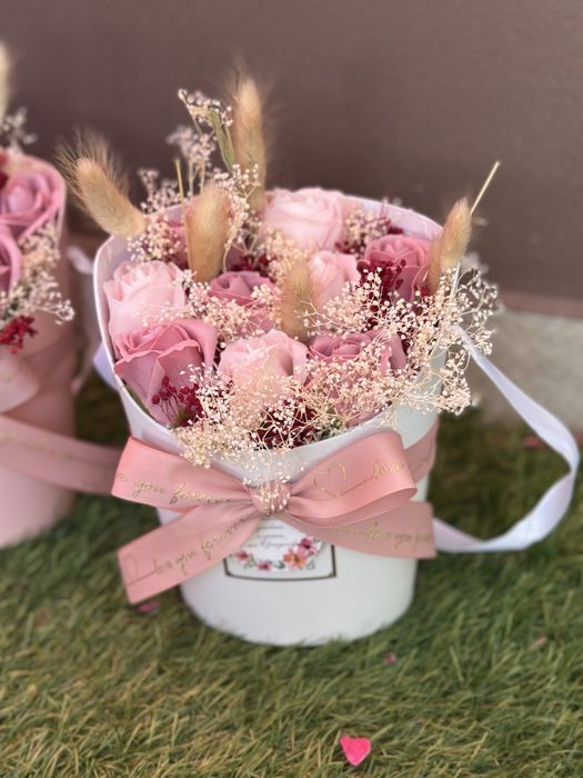 Ръчноизработена арабжировка със сапунени рози