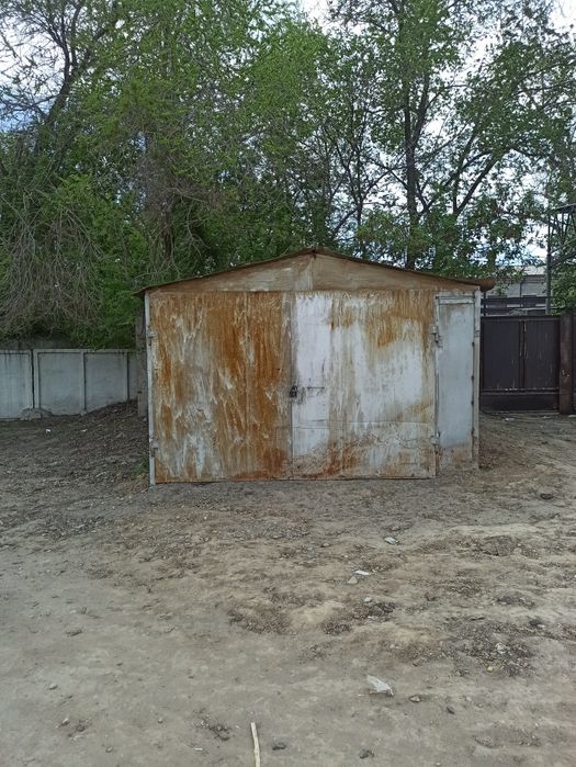 Стоит возле 2 роддома.Океан