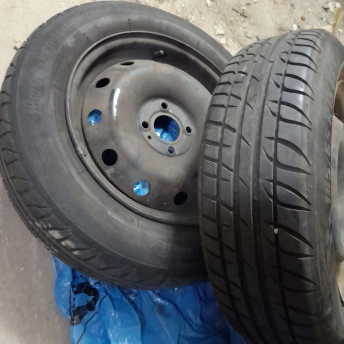 Janta  otel noua cu anvelopa noua iarna  185x65x15 Logan