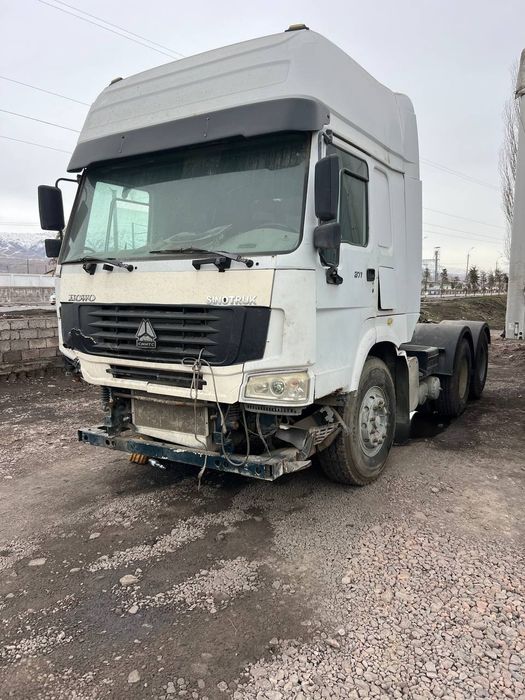 Howo A6 тягач сотилади