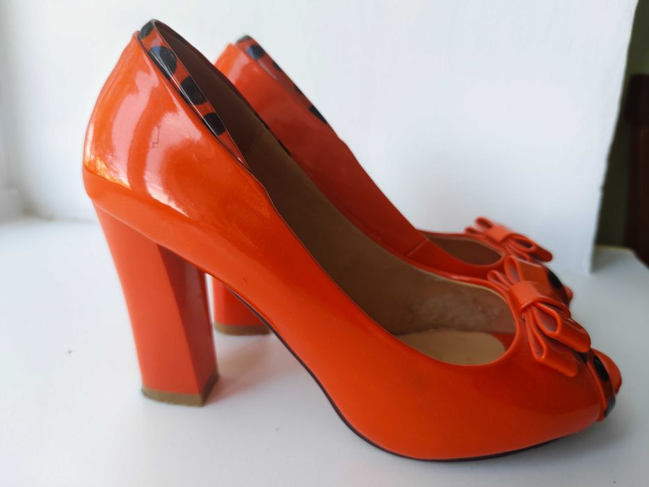 Продам туфли женские