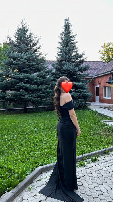 Черное вечернее платье в пол