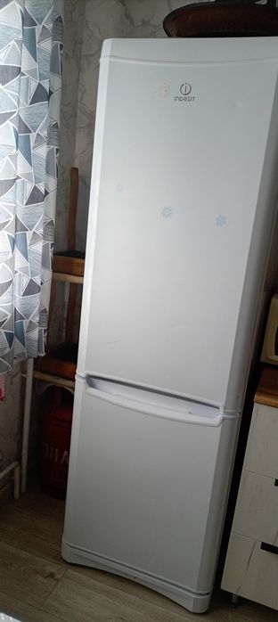 Продам холодильник