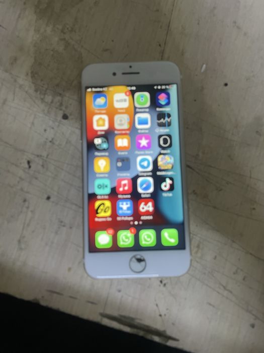 айфон 7 супер держит батарею