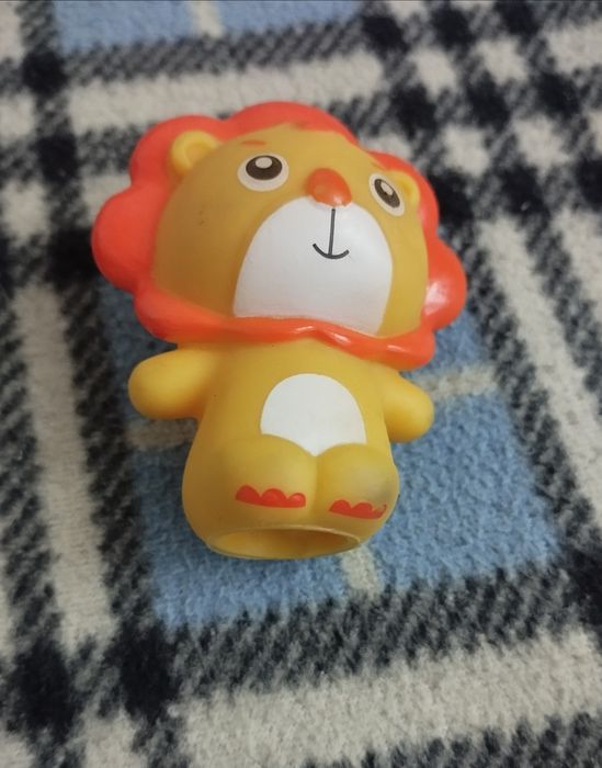 Игрушка на палец