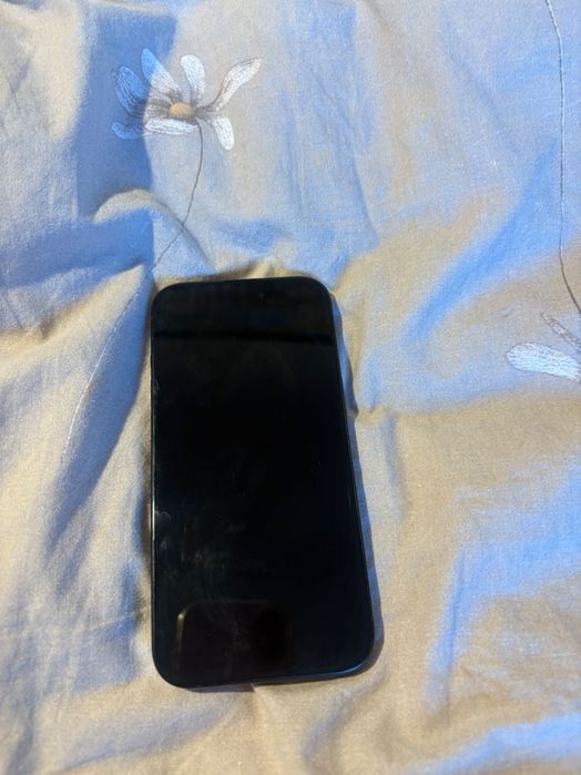 Продавам iPhone 15