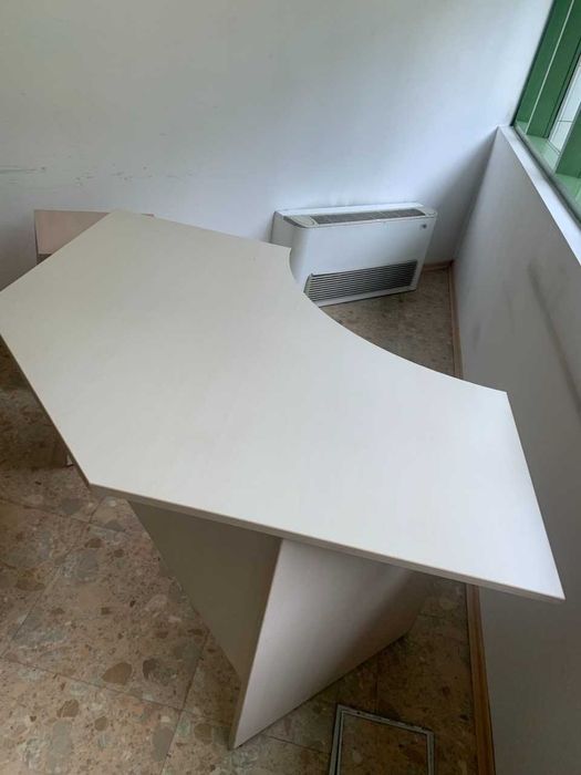 Големи офис бюра