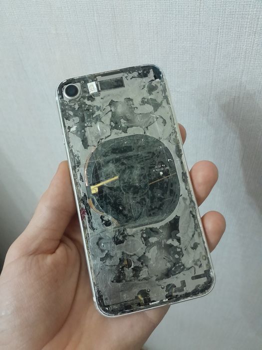 Iphone se 2020 продам