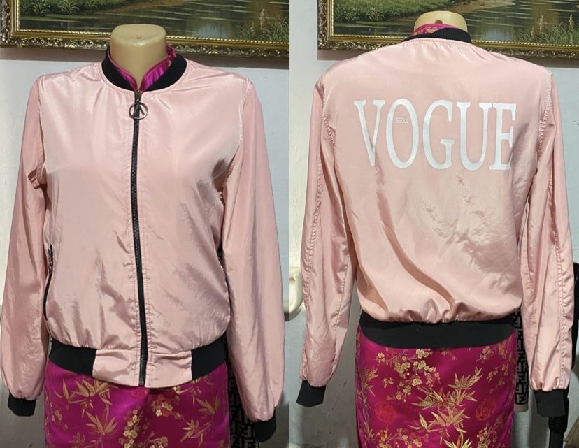 Женская одежда куртки платья