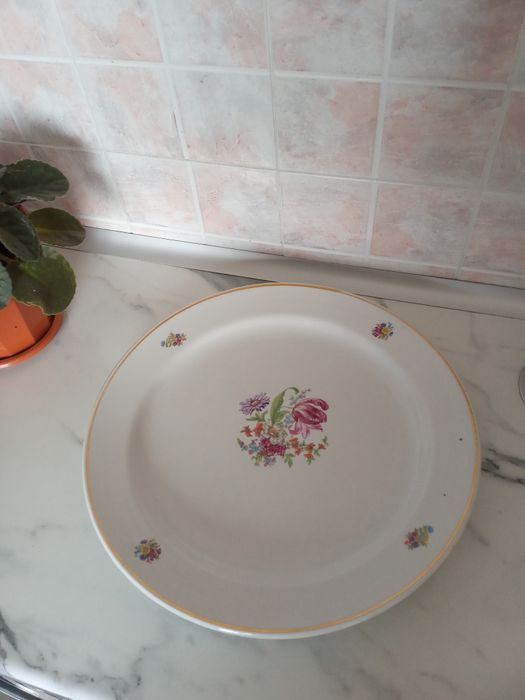 Блюдо из керамики